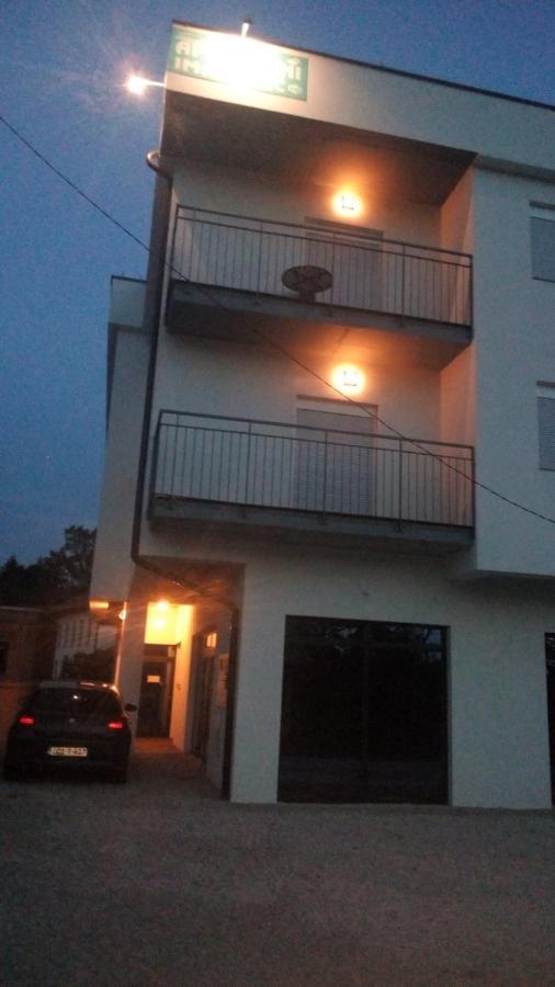 Apartmani Imamovic Dubrave Gornje Buitenkant foto